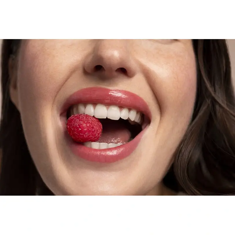 Embryolisse Baume Couleur Stick 3-En-1 Framboise , 2,5 gr - Image 2