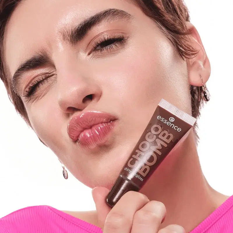 Essence Brillo De Labios Choco Bomb 01 , 10 ml - Image 6