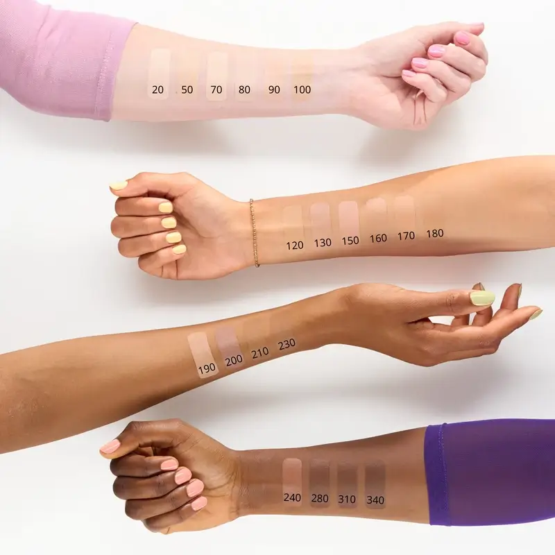 Essence Corrector Hidratante Larga Duración Silky Blur 20, 10 ml - Image 11
