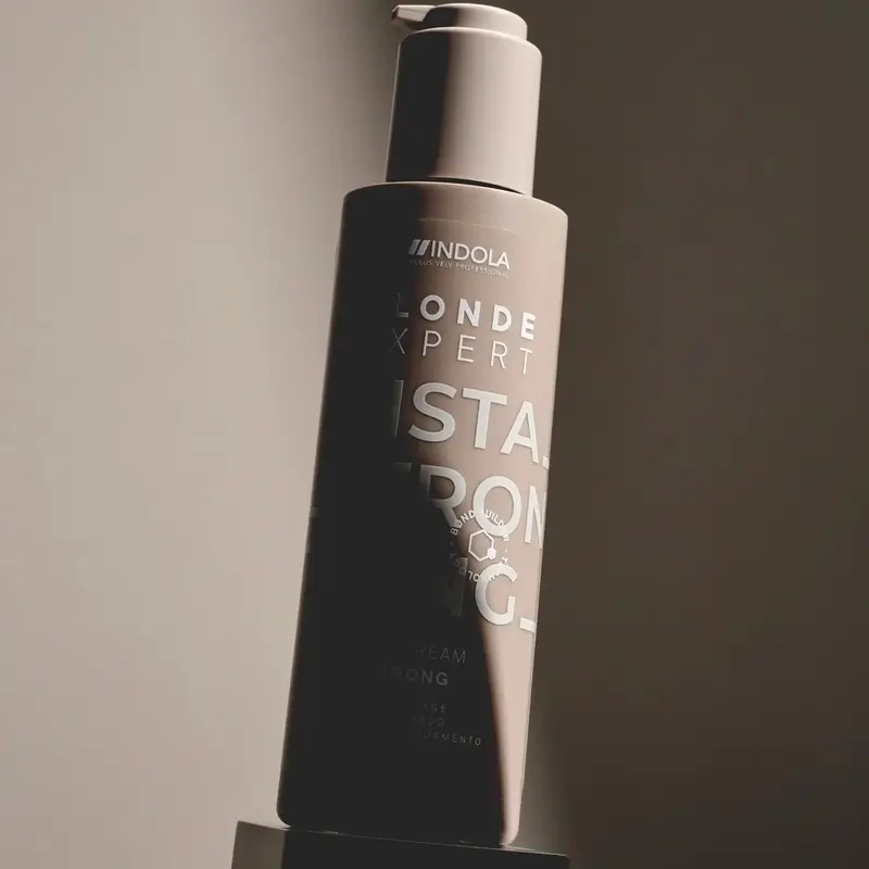 Indola Crema Sin Aclarado Insta Strong Para Rubios Profesionales, 145 Ml - Image 3
