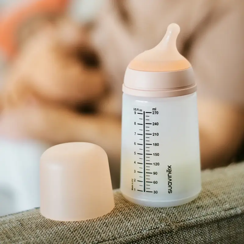 Suavinex Biberón Anticólico Zero Zero 270 Ml, Flujo Medio (M), +3 Meses, Light - Image 2